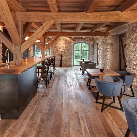 بيت ريفي Almrefugio 4*